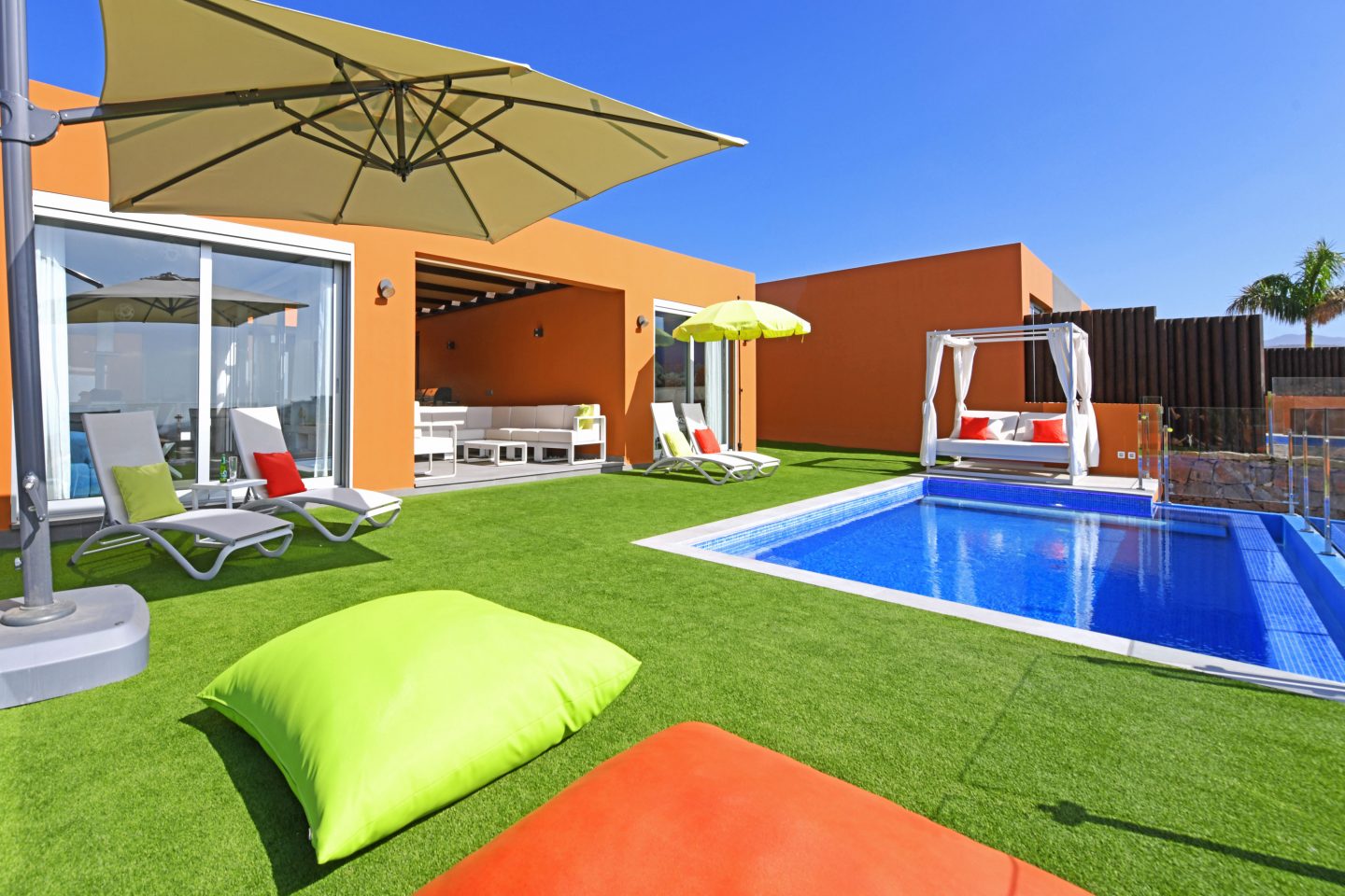 New luxurious holiday villas in the Salobre Golf Resort